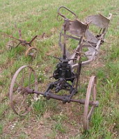 Charrue 4 socs (30eme fete des moissons de Saint-Jean-de-Touslas) (2)